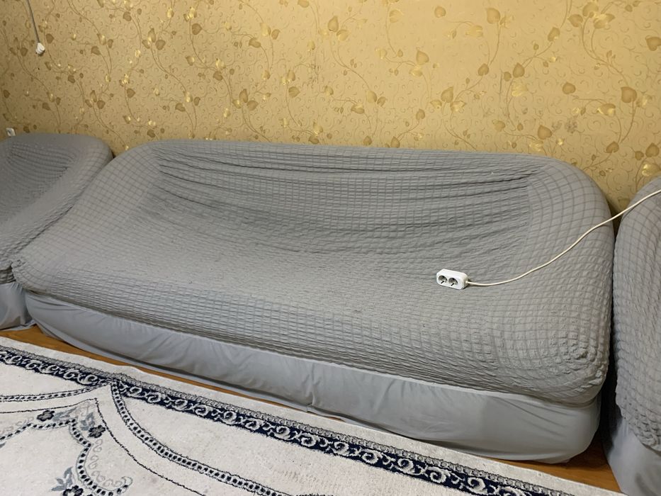 Диван удобный семейный большой