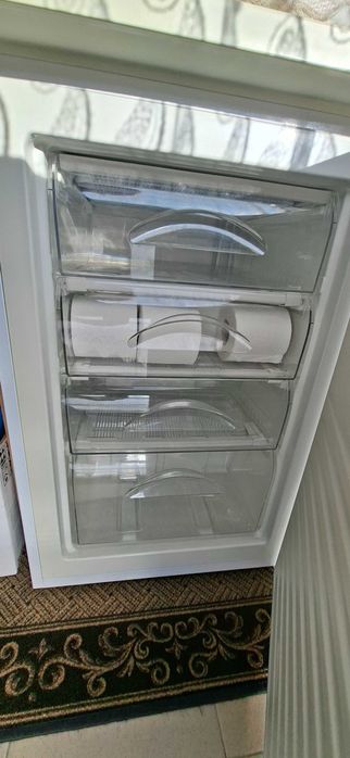 Vand combina frigorifica INDESIT