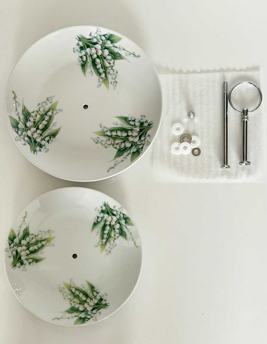 Двуетажна порцеланова поставка с декор момини сълзи