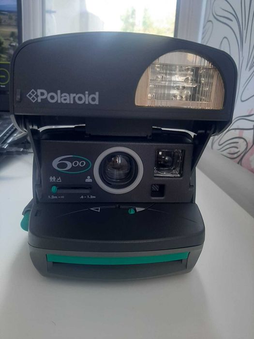 Aparat de fotografiat Polaroid 600 (Round Top)