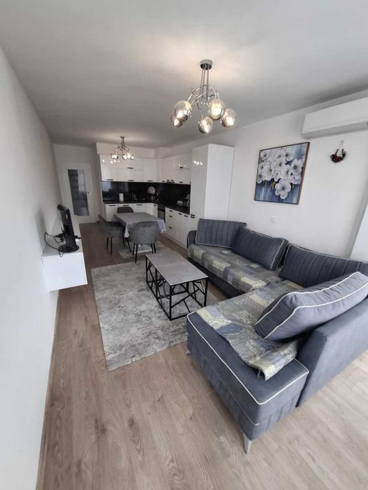 Дава се под наем Тристаен апартамент в Враца, Център - 93 кв.м за 510 € - Снимка #1