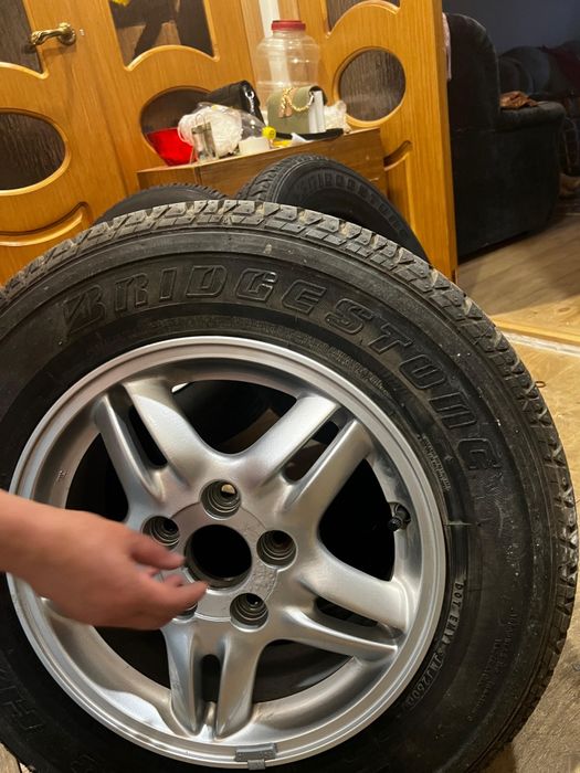 Продам колеса с дисками