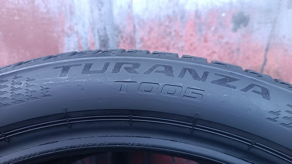 245/40/19 Bridgestone