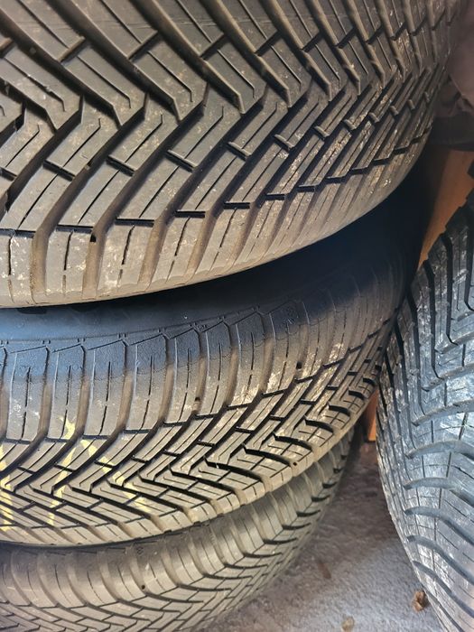 Anvelope   215 65 16 , 215 60 16, 195 60 15, 215 50 17.235 60 18.