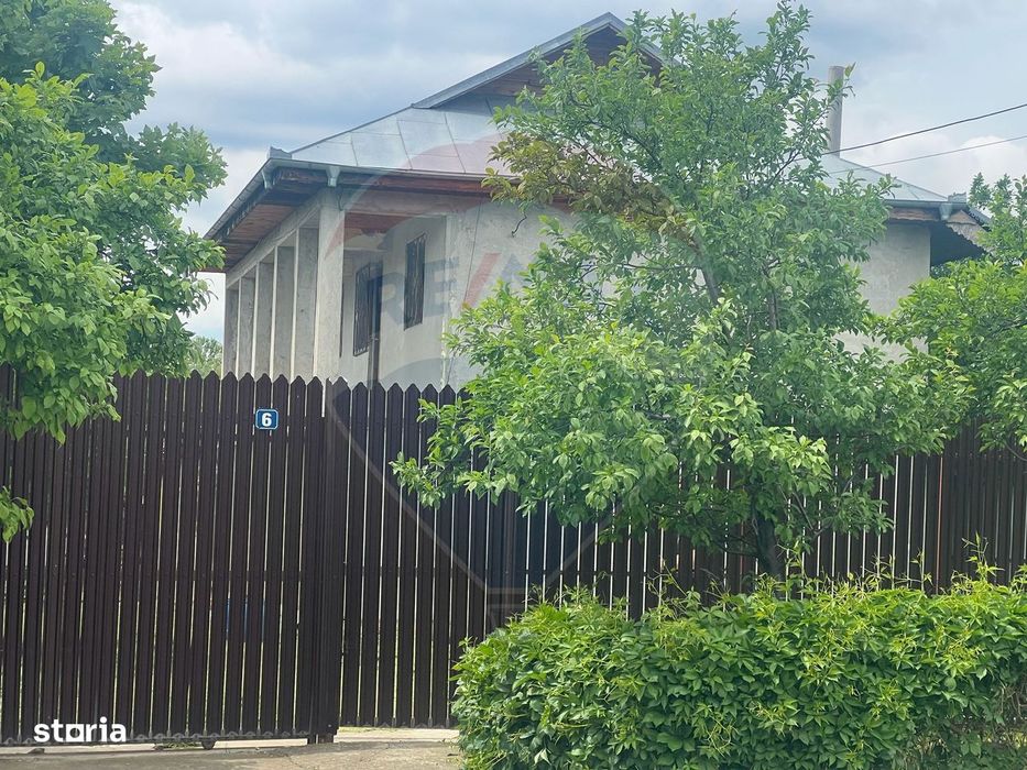 Casă 4 camere Bogza