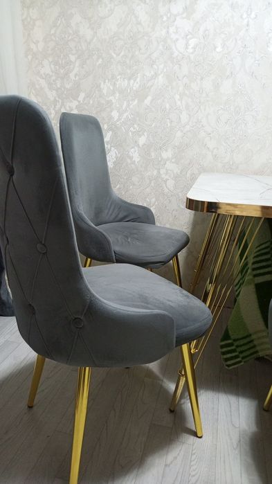 Стол со стульями