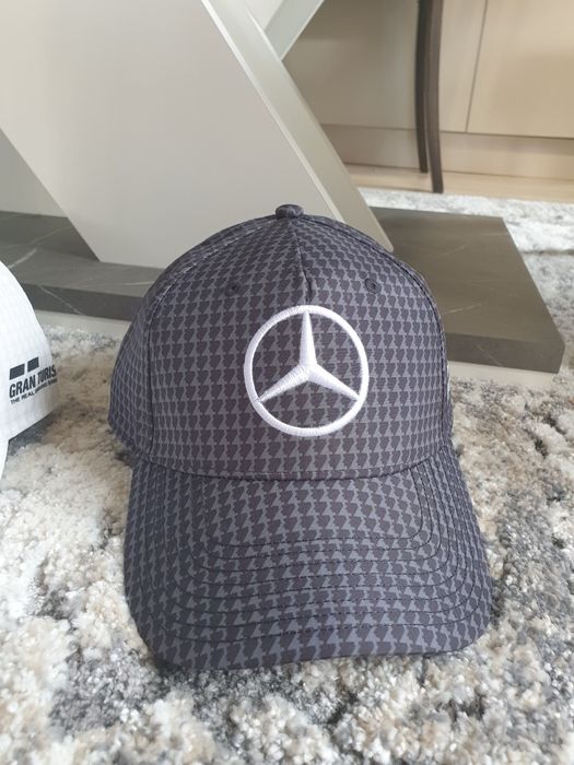 Шапка Mercedes-Benz AMG F1