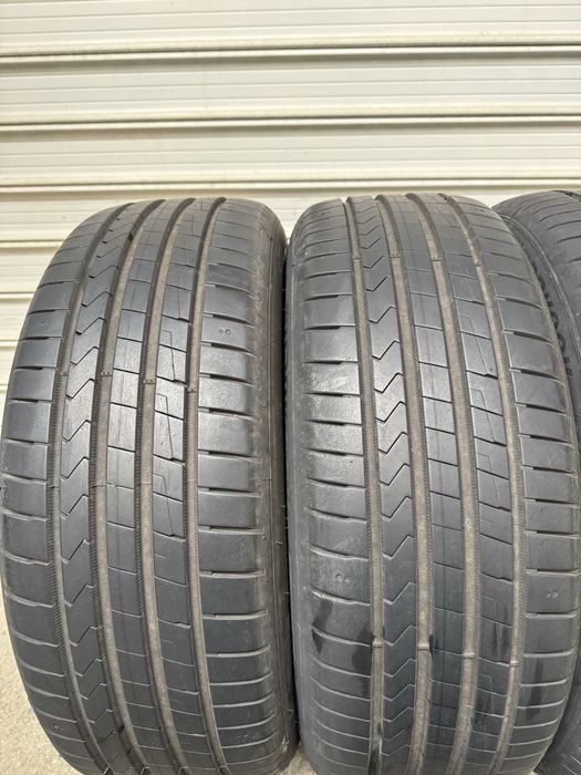 Автомобилни гуми 215 55 17 Hankook
