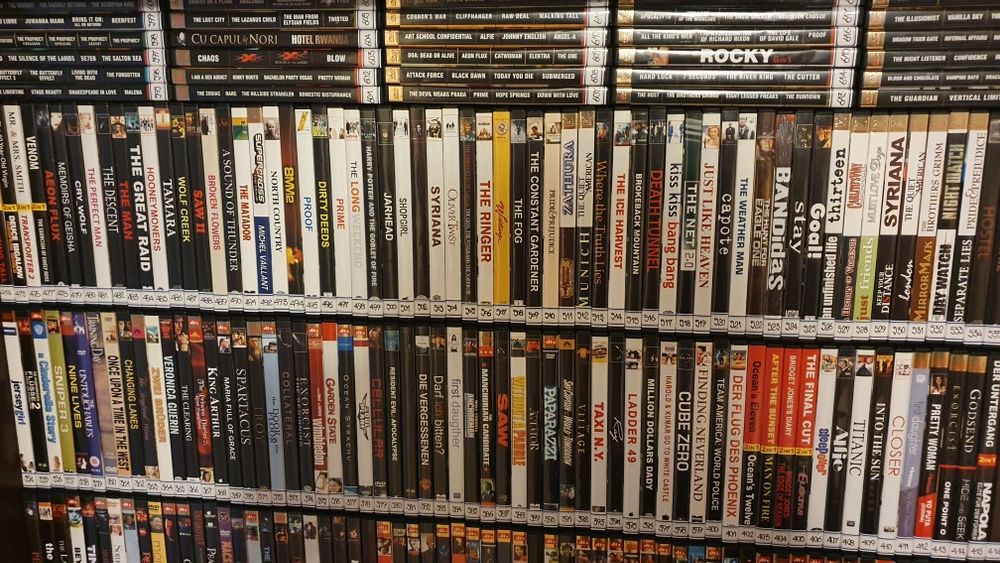Colectie de DVD-uri - peste 1.000 filme