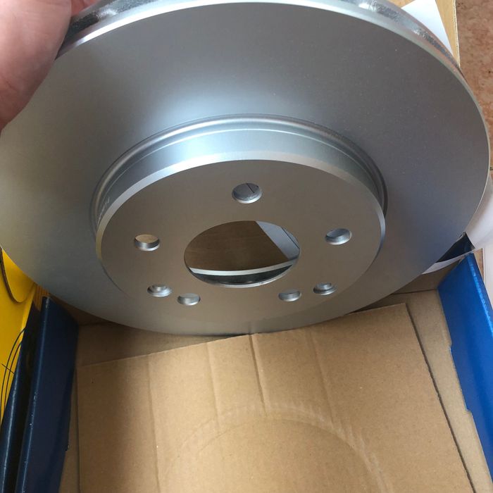 Комплект спирачни дискове с накладки W203