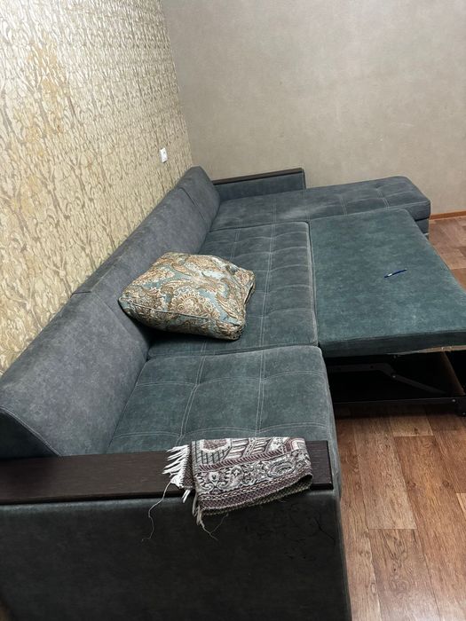 Диван сатылады срочно