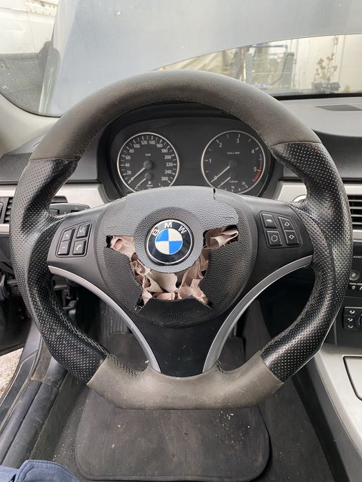 Dezmembrez bmw 320 e91 2006 240000 de km