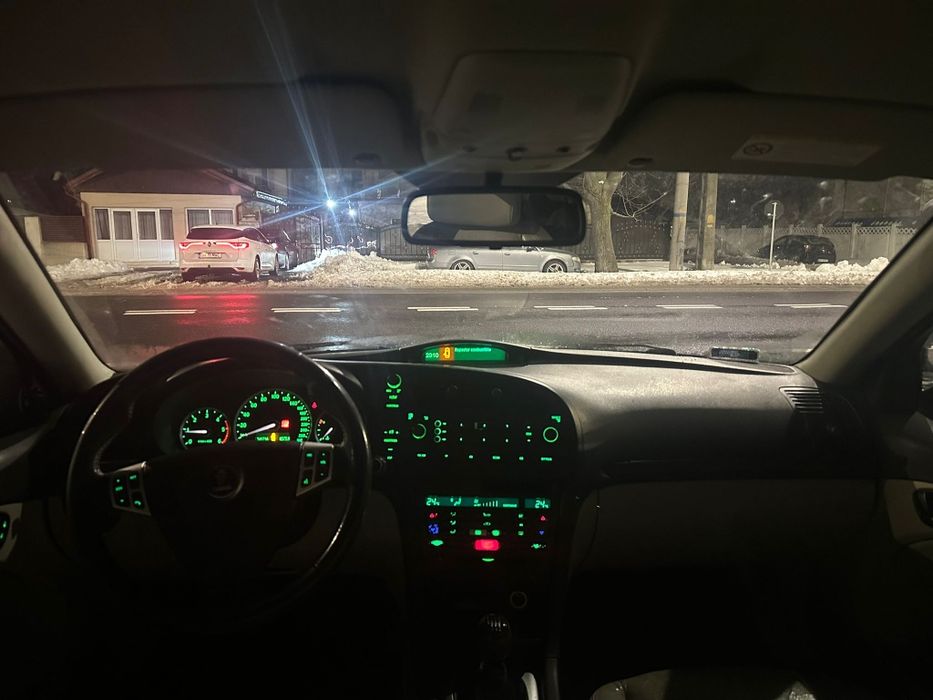 Vând saab vector 93