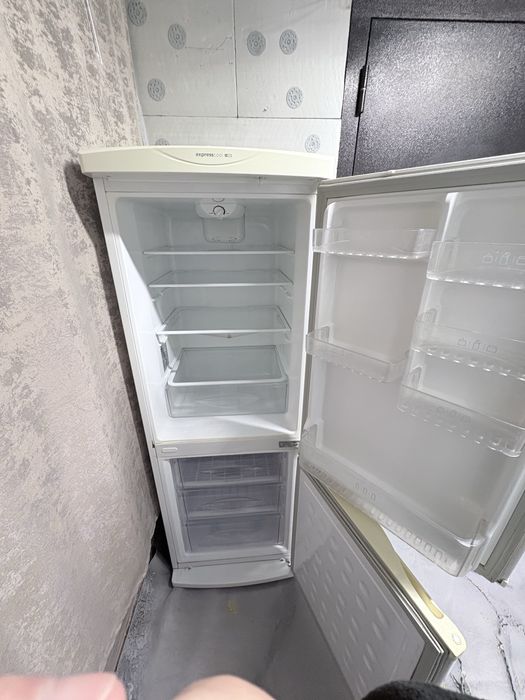 Продам холодильник