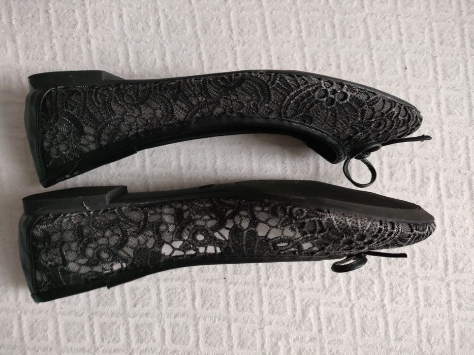 Vând balerini negri, drăguți