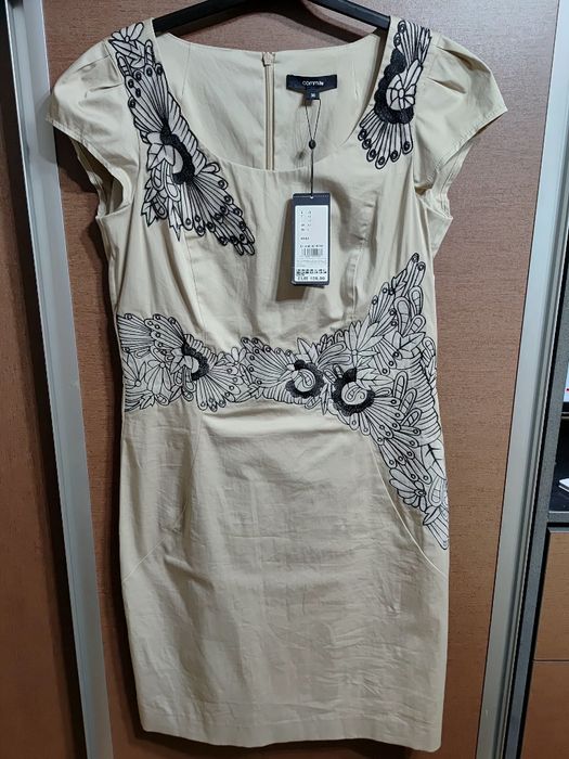 Rochie Comma cu etichetă