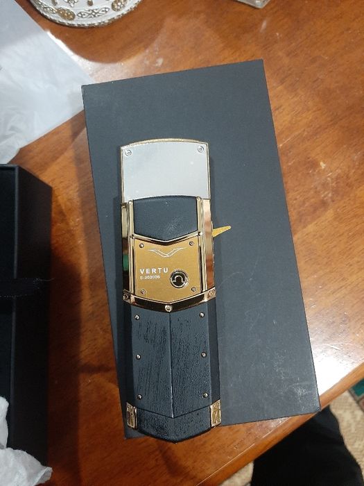 Телефон  новый Vertu