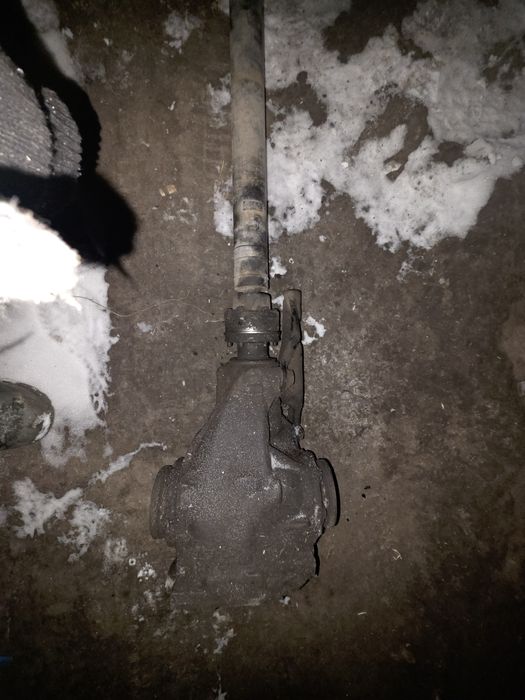 Продам редуктор с карданом