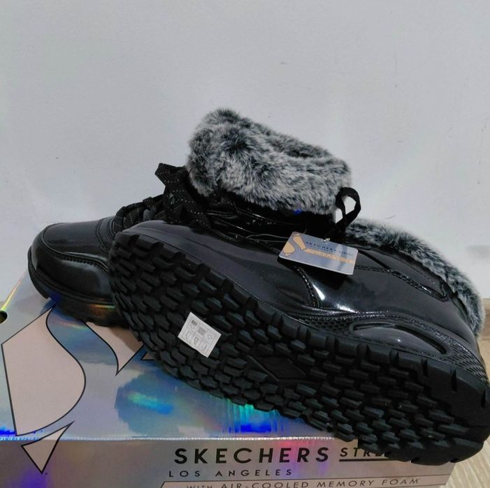 Vând ghete   de damă SKECHERS de iarnă