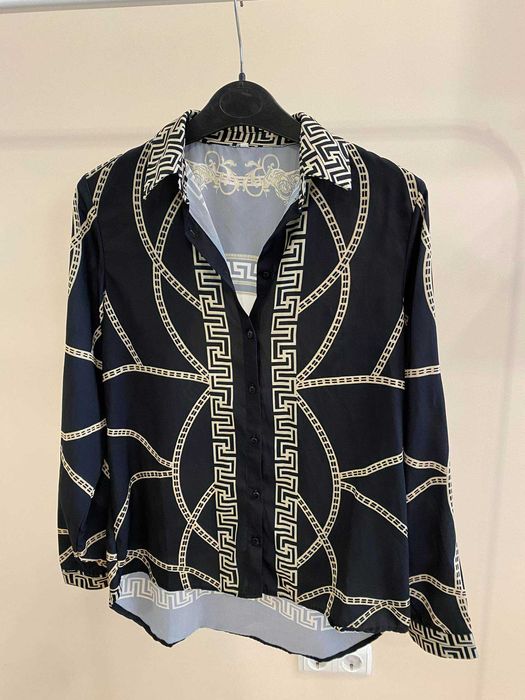 Атрактивна риза с интересна шарка