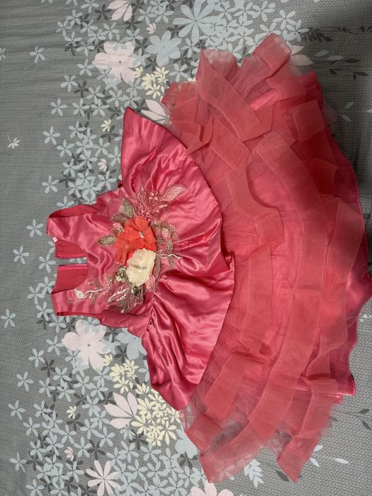 Продам платье на девочку