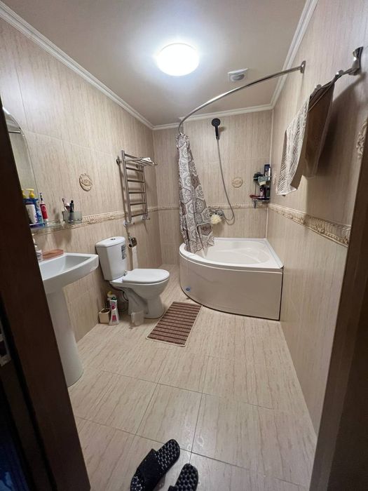 Продаётся квартира 4-х комнатная