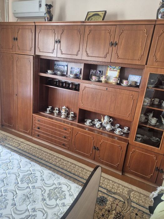 Большая стенка для зала — прочная и ухоженная