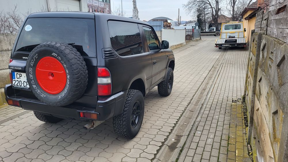 Vând Toyota Land cruiser motor 3 L diesel 4X4 mare 4x4 mic fara gram d