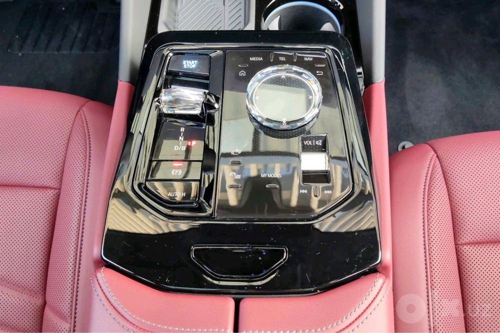 BMW i5 40L 2025 yil