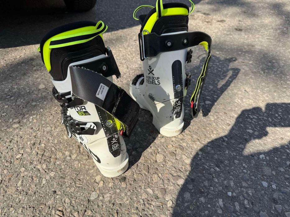 Ски обувки състезателни