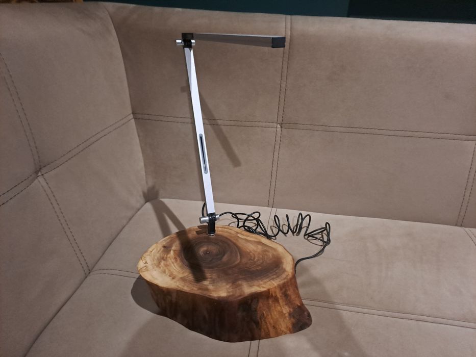 Лампа с фрезирана чамова основа и лампа с  орехова шайба .