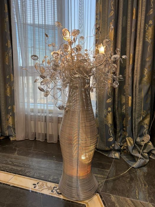 Продам новый торшер