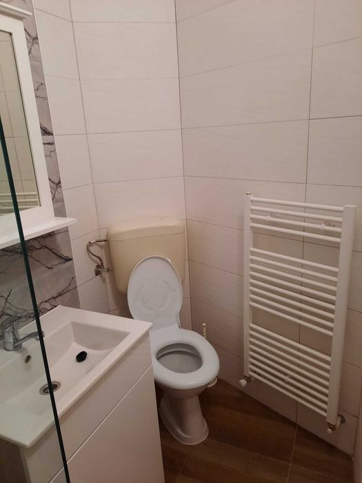 Închiriez garsonieră