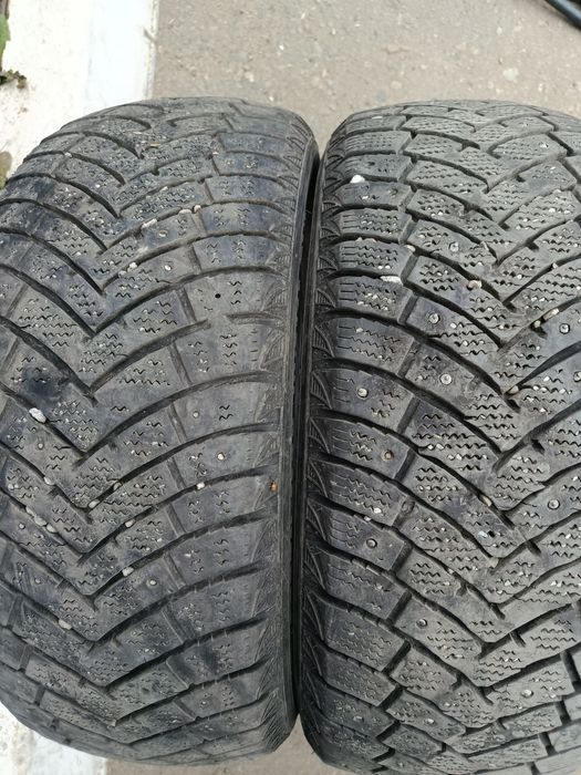 Продам 2 шины на 15