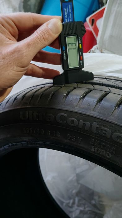 4 бр Летни Contininental Ultra Contact 235 40 18 DOT4424