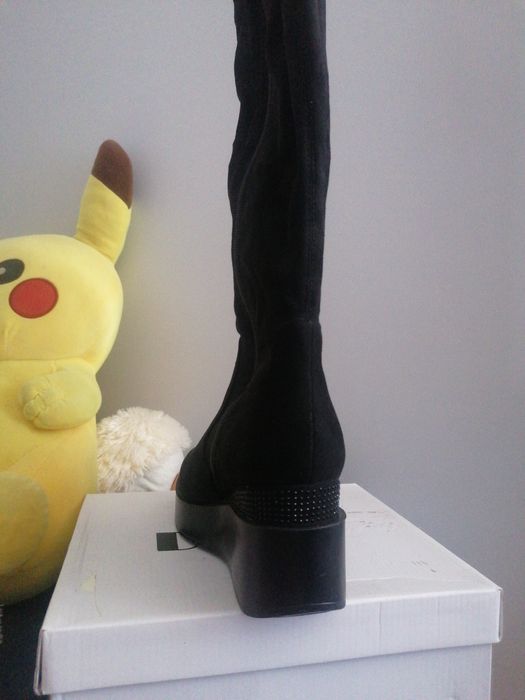 Дамски велурени ботуши