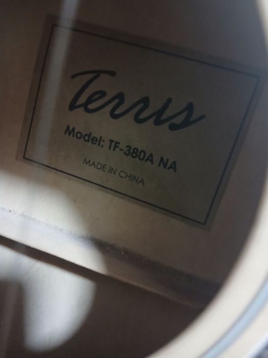 Продам гитару срочно