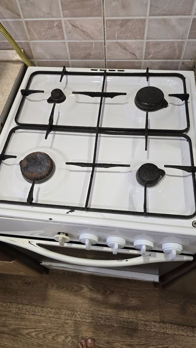 Продам газовую плиту