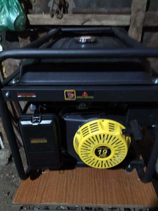 Продам новый Генератор Huter DY11000L