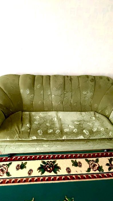 Диван и два кресла