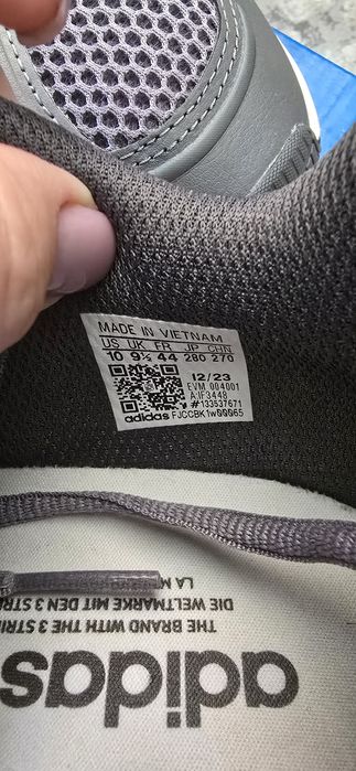 Adidas Ozmillen
Adidas Ozmillen, purtati de 2 ori, stare impecabila. M