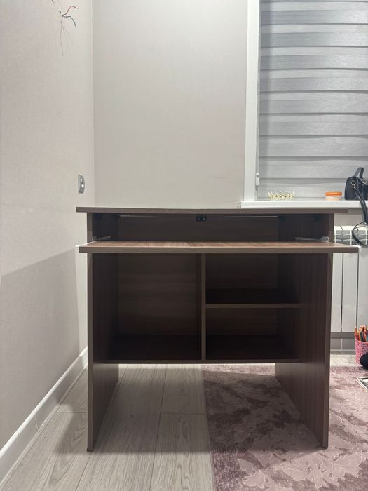 Продам стол письменный