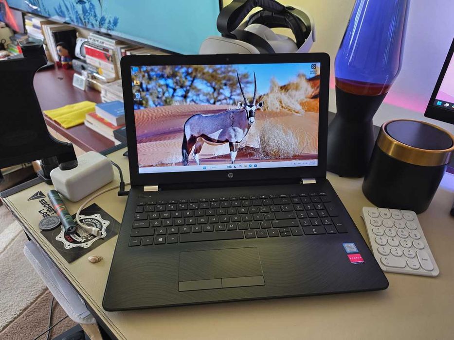 Laptop HP 15.6" Intel Core i5 8250U, Radeon R5 M330, 6GB RAM, SSD, HDD