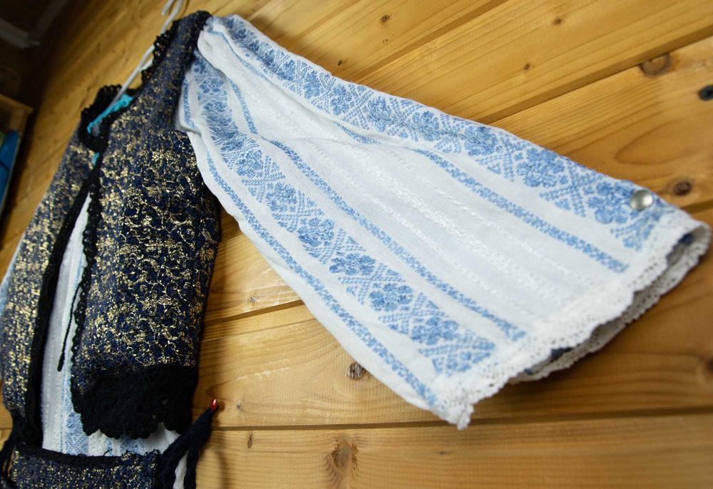 costum popular romanesc