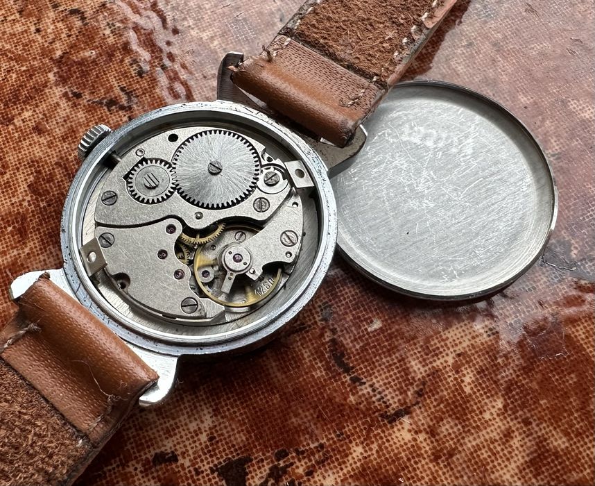 Руски механичен часовник Победа 90 години