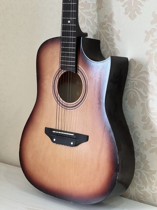 Продам гитару б/у