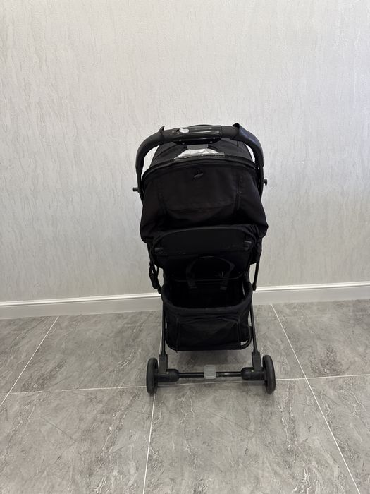 Продам прогулочную коляску