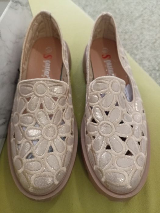 Златисти ежедневни обувки