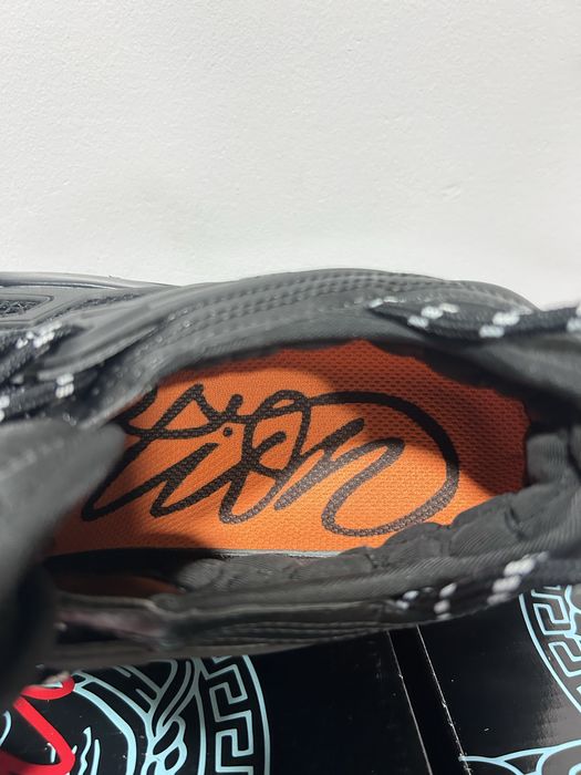 Versace chain reaction