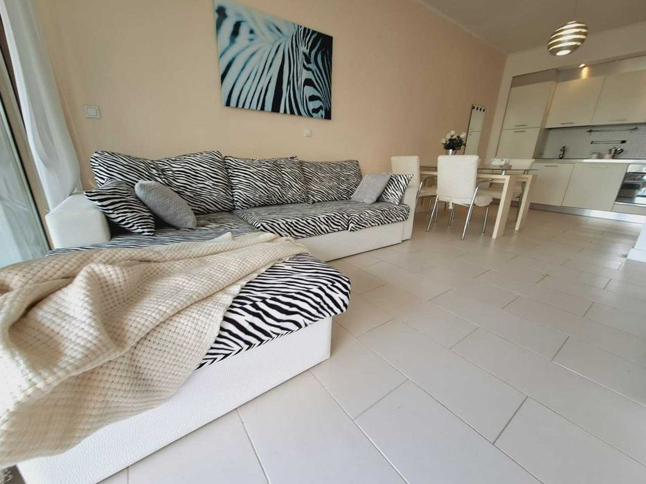 Продава се Двустаен апартамент в к.к. Слънчев бряг - 78 кв.м за 1231 €/кв.м - Снимка #2